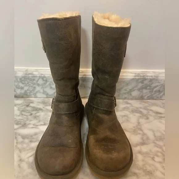 UGG AUS KENSINGTON Leather Sheepskin Brown Harness Biker Boot 5678 Women 6 - Picture 4 of 9